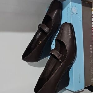 Ladies, life stride wedge brown dress shoes. Size 6.5